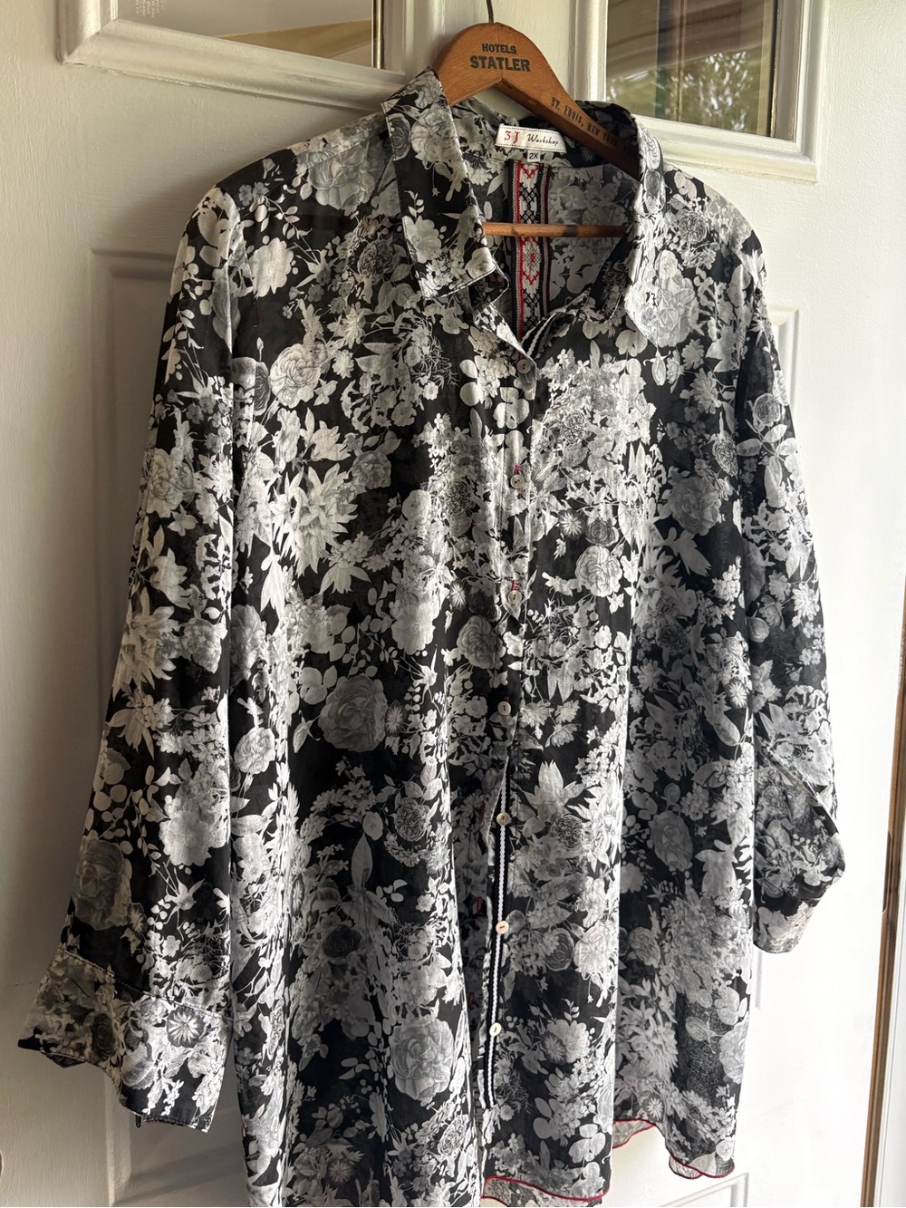 Johnny Was 3J Workshop Floral Button Up Shirt 100% Cotton Black Gray Red Trim 2X